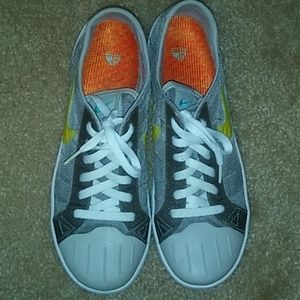 Vintage Ladies Nike Size 11